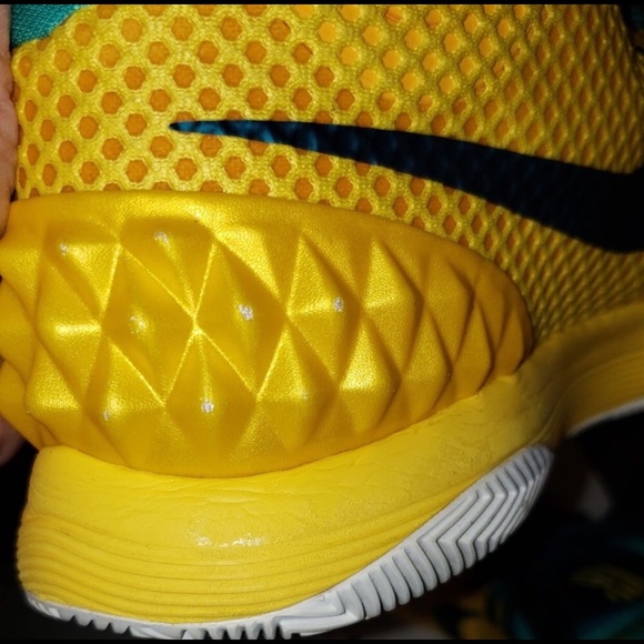 Nike Kyrie 1 “Letterman” Basketball Shoes - Picture 7 of 8